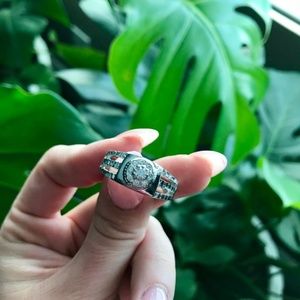 Fashion ring